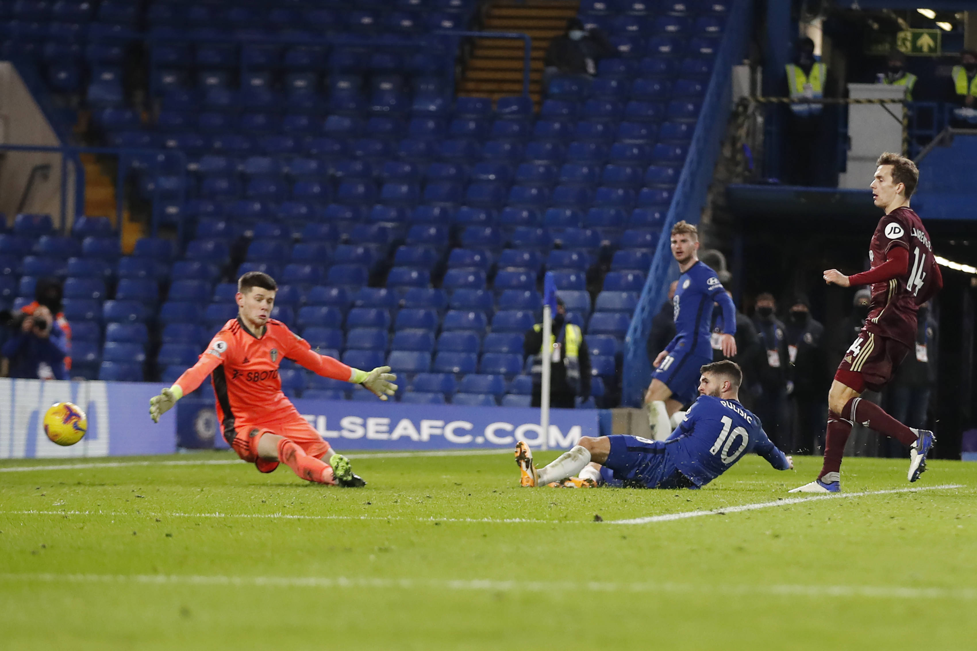 更隐藏在更 更隐藏在更